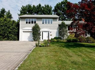 2 Country Ridge Dr N, Rye Brook, NY 10573