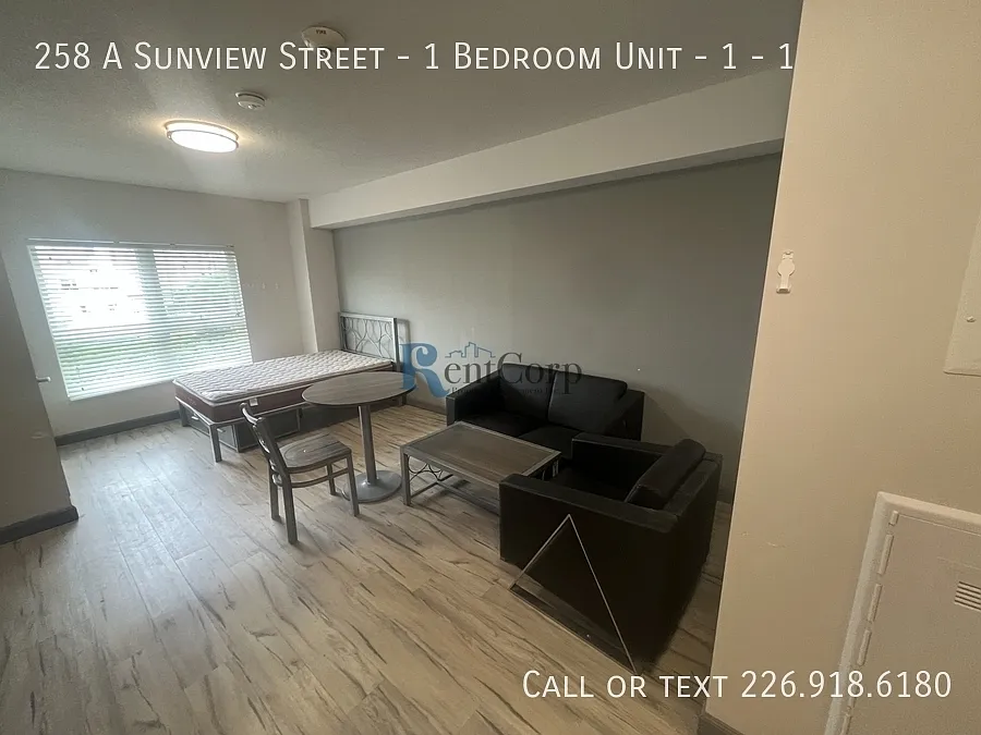 Building Photo - 258 Sunview St #1