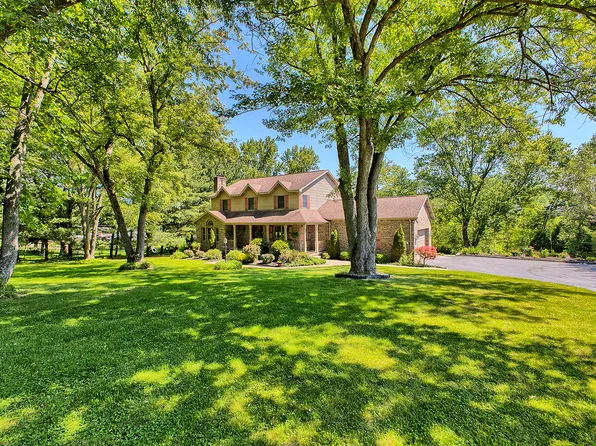 1413 Colony Dr, Greensburg, PA 15601