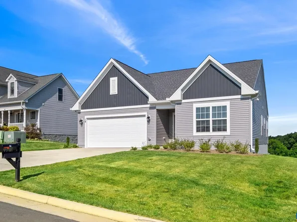 14 Lookover Ter, Stuarts Draft, VA 24477