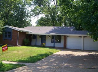 12124 Wensley Rd, Florissant, MO 63033