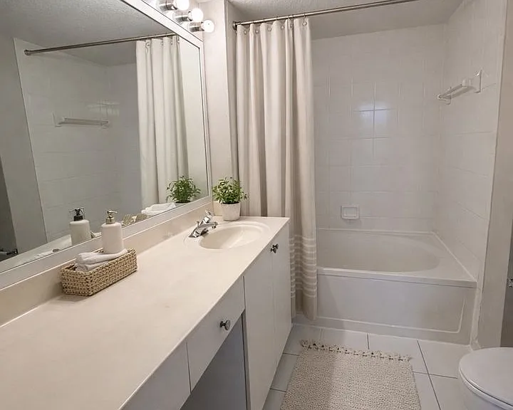 City Center Apartments — Photo 6