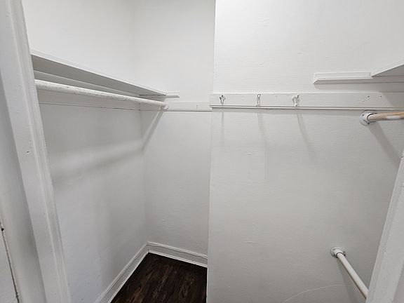 3rd image of 6545 N Francisco Ave APT 2B