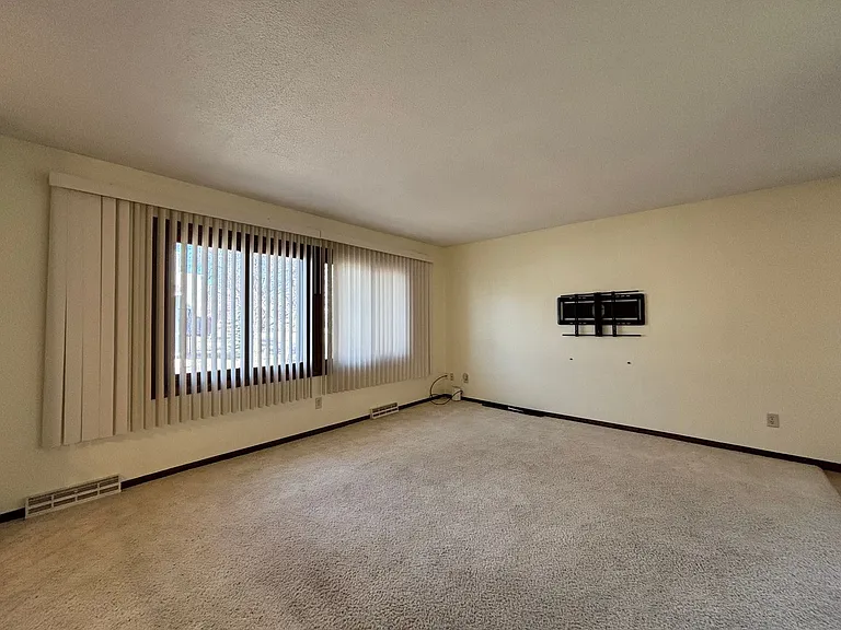 4285 Evergreen Dr — Photo 27
