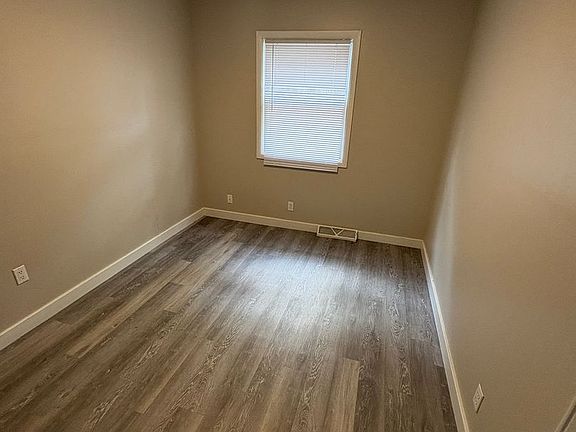 5th image of 920 W 2nd St #1