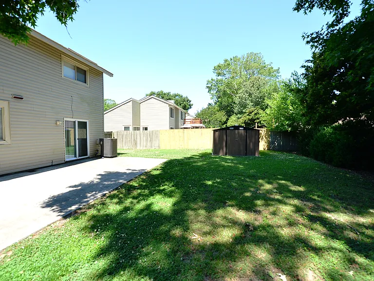 1548 Beachview Dr — Photo 32