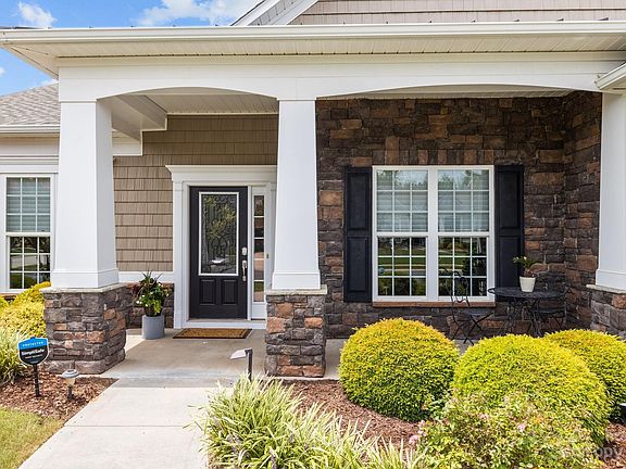 2nd image of 4042 Blackburn Ct