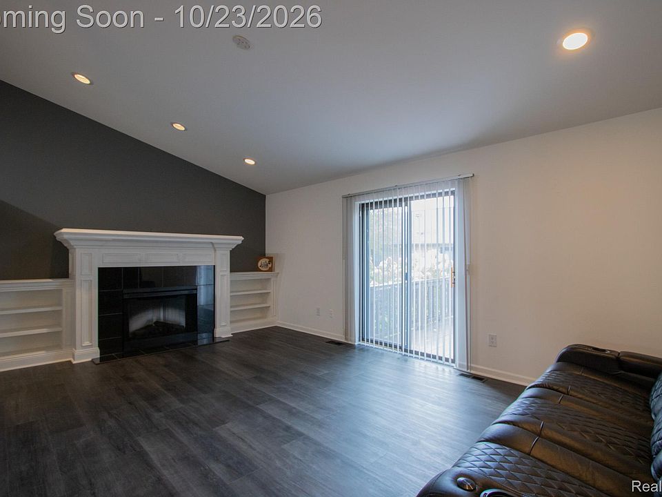 57211 White Oaks Dr, photo 3
