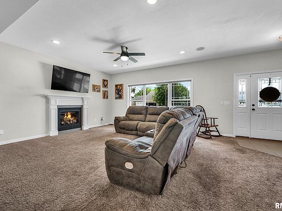 5th image of 1307 River Birch Dr