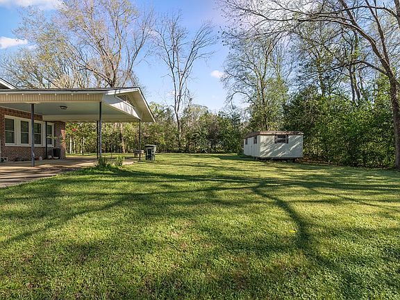 5th image of 1405 Hillview Dr