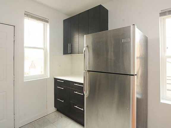 4th image of 2347 N Drake Ave Unit 4