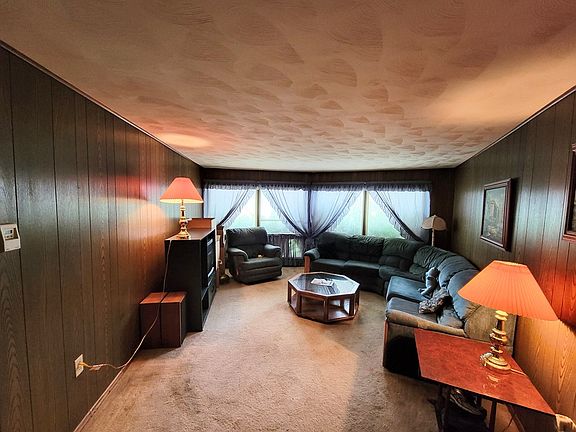 2nd image of 106 Reisenman Dr