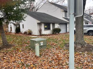 25 Lexington Cir, Matawan, NJ 07747