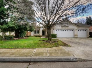 2264 Sierra Madre Ave, Clovis, CA 93611