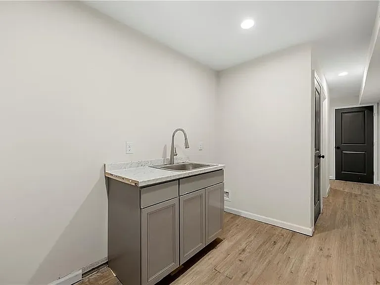 164 Chicamauga Ave SW — Photo 4
