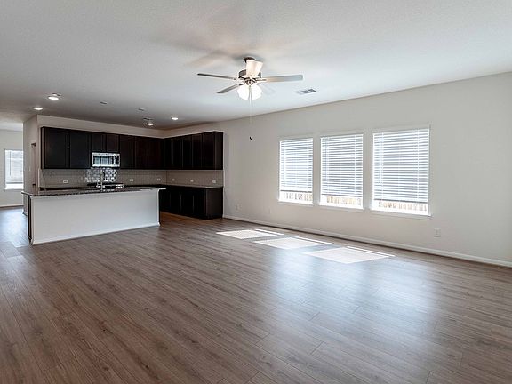 4th image of 3000 Sunflower Ln