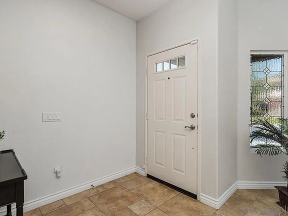 5th image of 4209 Calle Isabelino