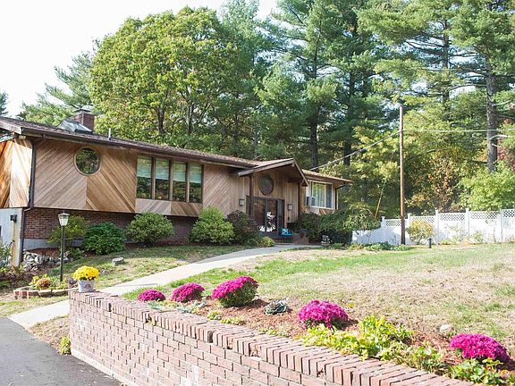 3rd image of 12 Wheaton Drive