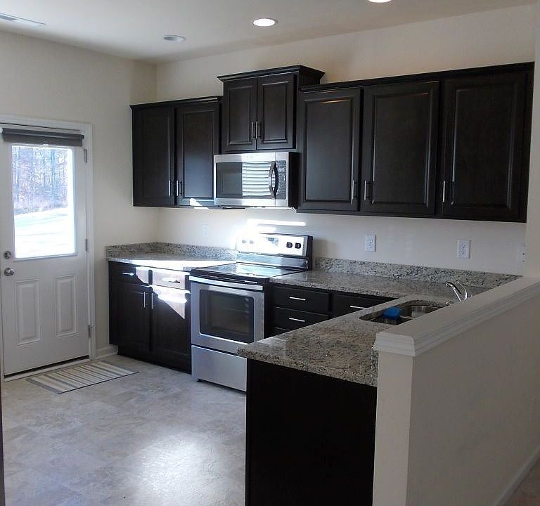 1st image of 9126 Magnolia Lily Ave