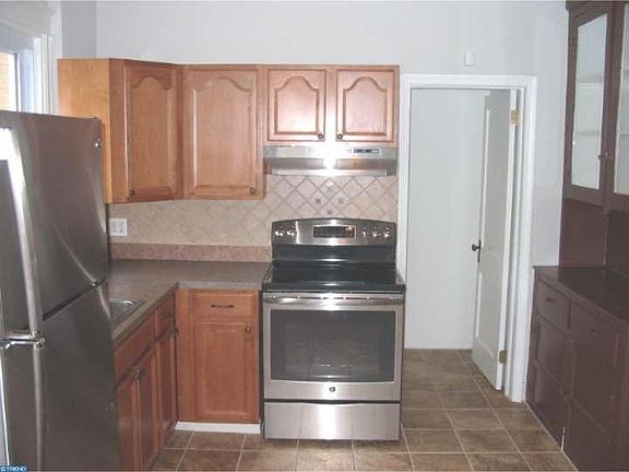4th image of 829 Myra Ave