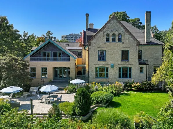 34 Logan Loop, Highland Park, IL 60035