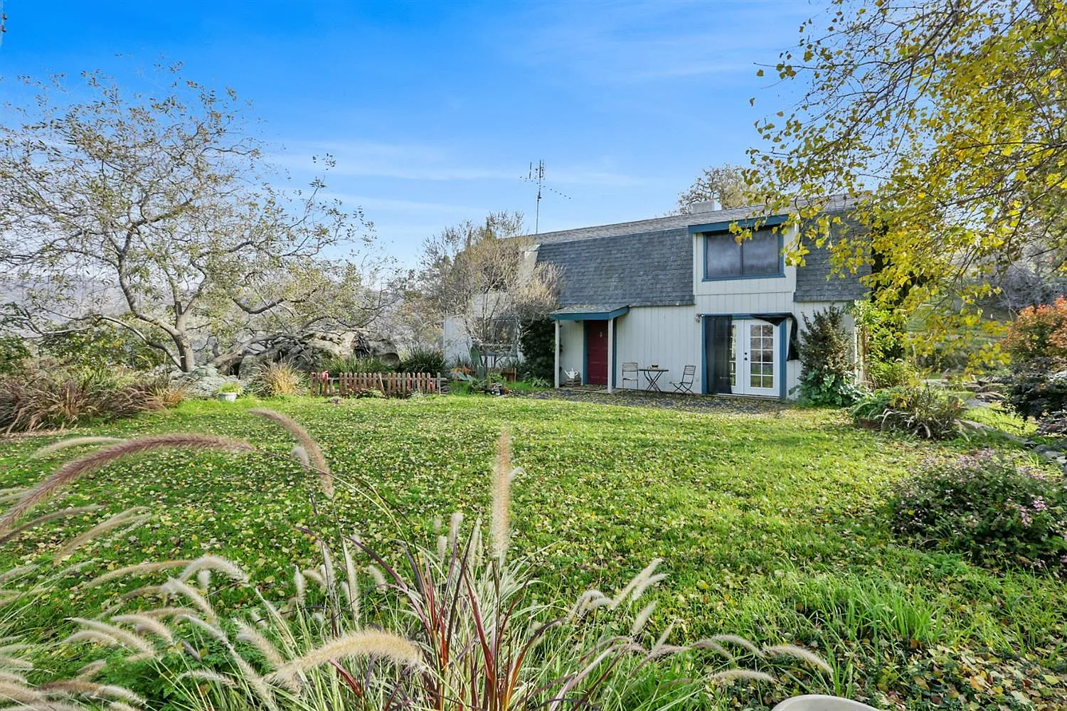 37345 Pebble Ln photo 1