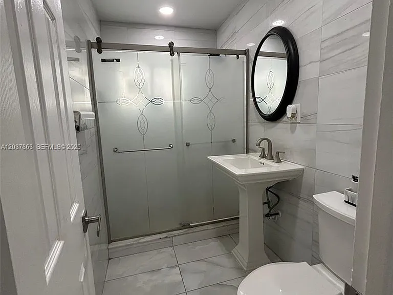 5157 NE 5th Ave — Photo 8
