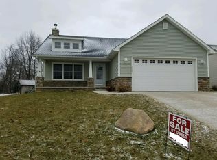 3477 Amber Oaks Dr, Howell, MI 48855