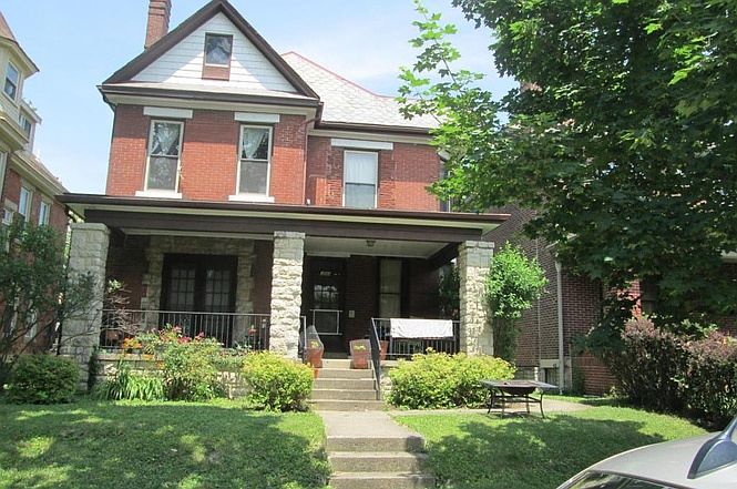 1st image of 394 E Oakland Ave