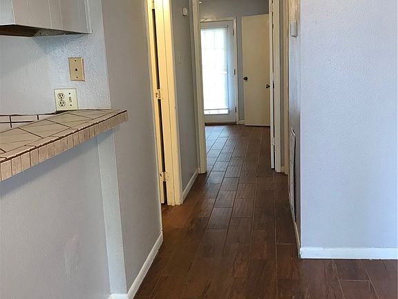 5th image of 1431 Hillside Dr
