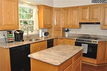 5th image of 410 Bates Dr