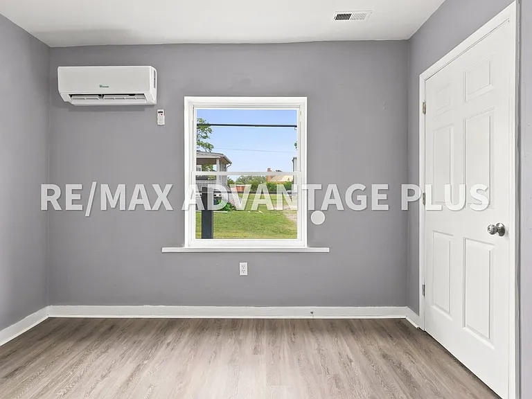 327 Thomas Jefferson Hwy — Photo 36