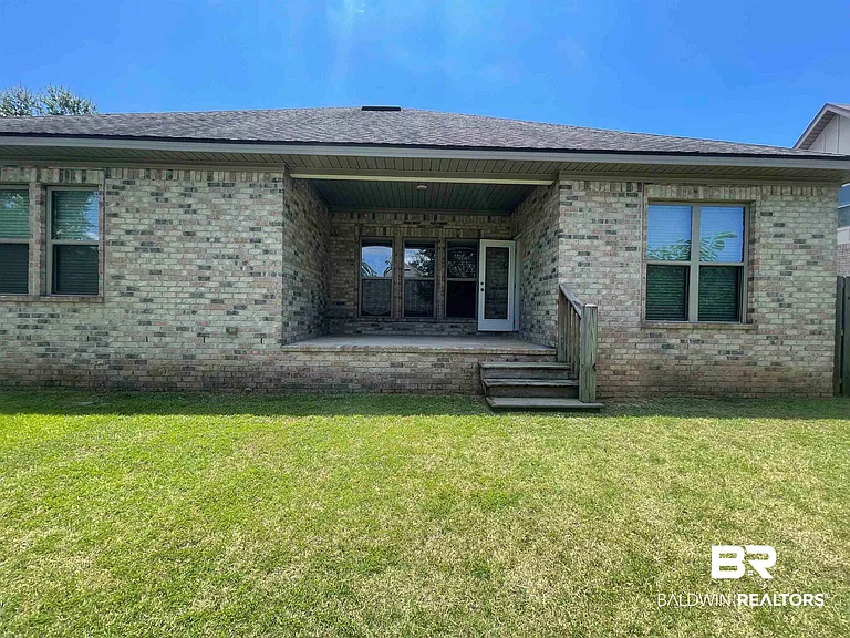 253 Hawthorne Cir — Photo 13
