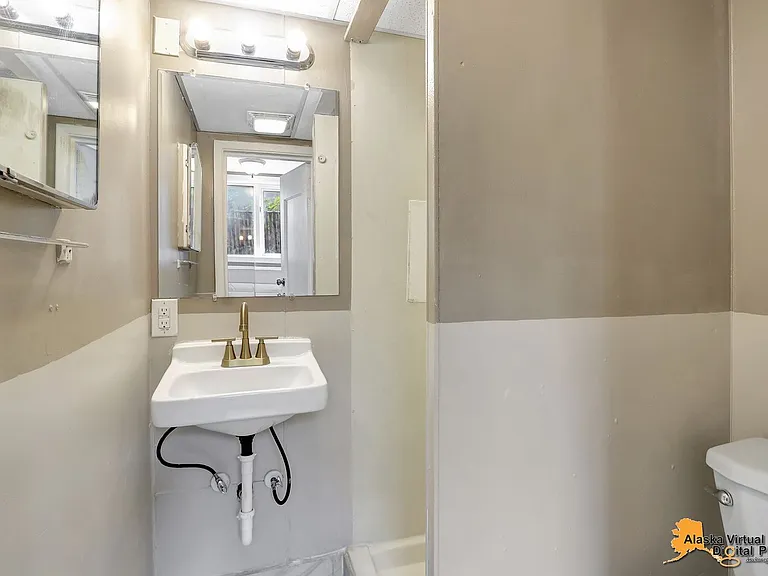 1335 Hyder St — Photo 11