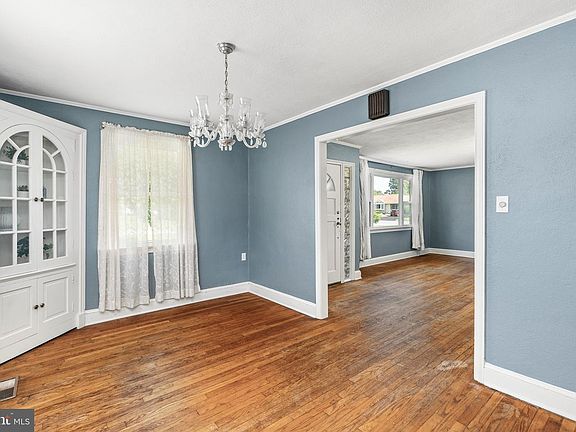 5th image of 402 Park Pl