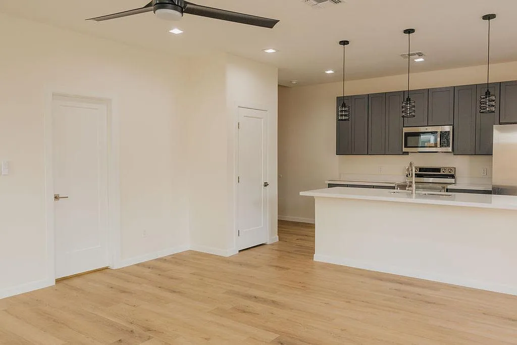 2701 Kerria Ave — Photo 3