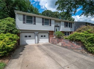 7707 Raglan Dr NE, Warren, OH 44484