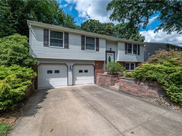 7707 Raglan Dr NE, Warren, OH 44484