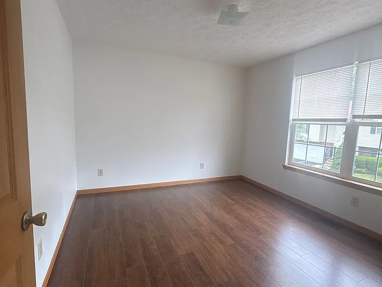 15 River Ridge Ln — Photo 6