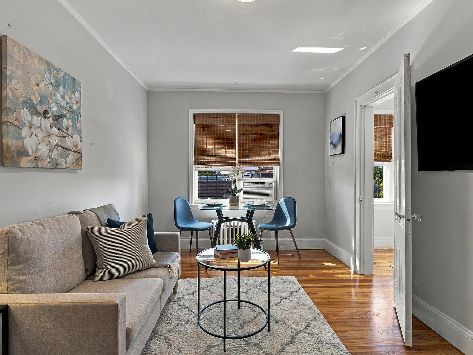 Studio, 450 sqft, $2,500 — Photo 2