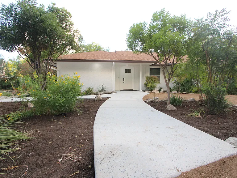 8239 Roy Ln — Photo 7