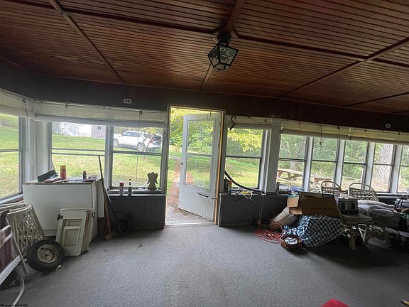 5th image of 6534 Victory Ave
