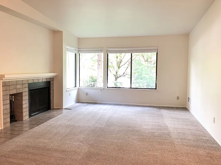 1256 Bellevue Way NE #2 — Photo 3
