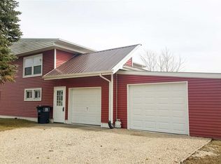 101 Saratoga St, New Hartford, IA 50660