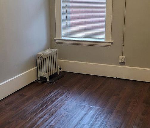 2nd image of 675 W Willis St #9