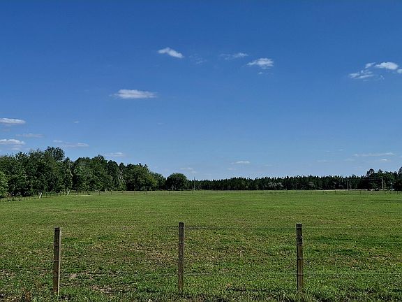 4th image of 352 Farm Rd