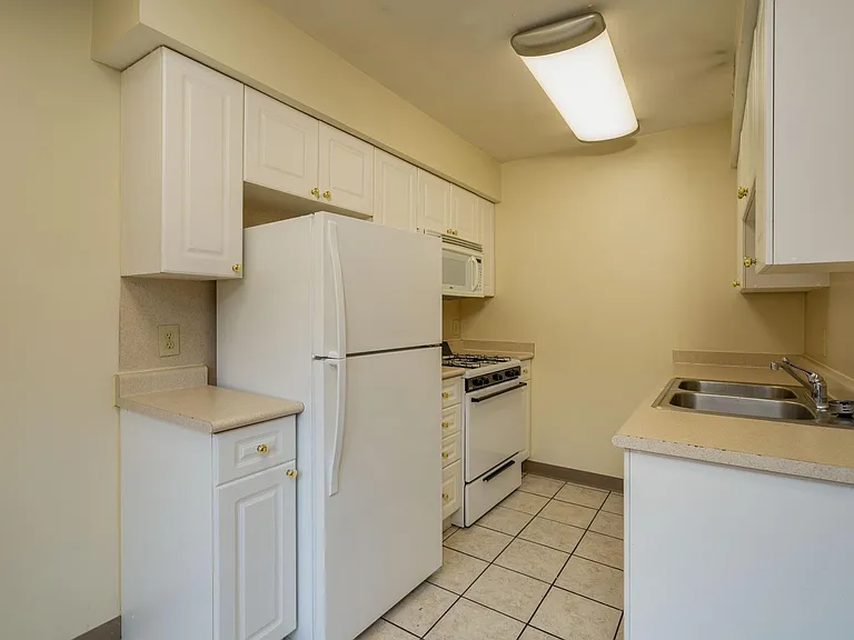 310 E 18th Ave #A — Photo 11
