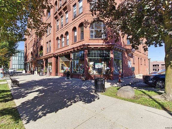 2nd image of 510 Saratoga Rd #2E