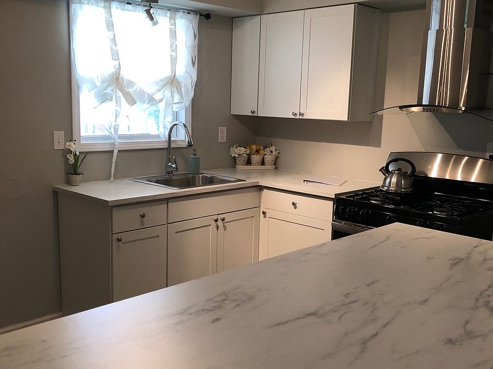1st image of 1056 Leacrest Ave