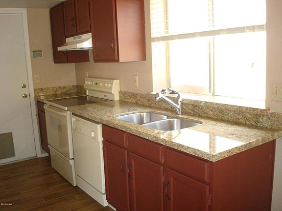 2nd image of 1826 E Marquette Dr